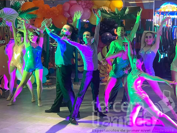 Show Carnaval Latino en evento social
