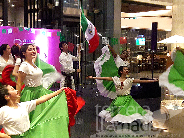 Tercera Llamada: Show de Fiestas Patrias para Evento Cultural